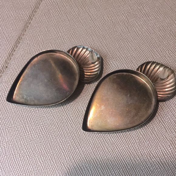 TEARDROP FLUTED ‘SILVERY/ROSEGOLD’ EARRINGS - Picture 3 of 6